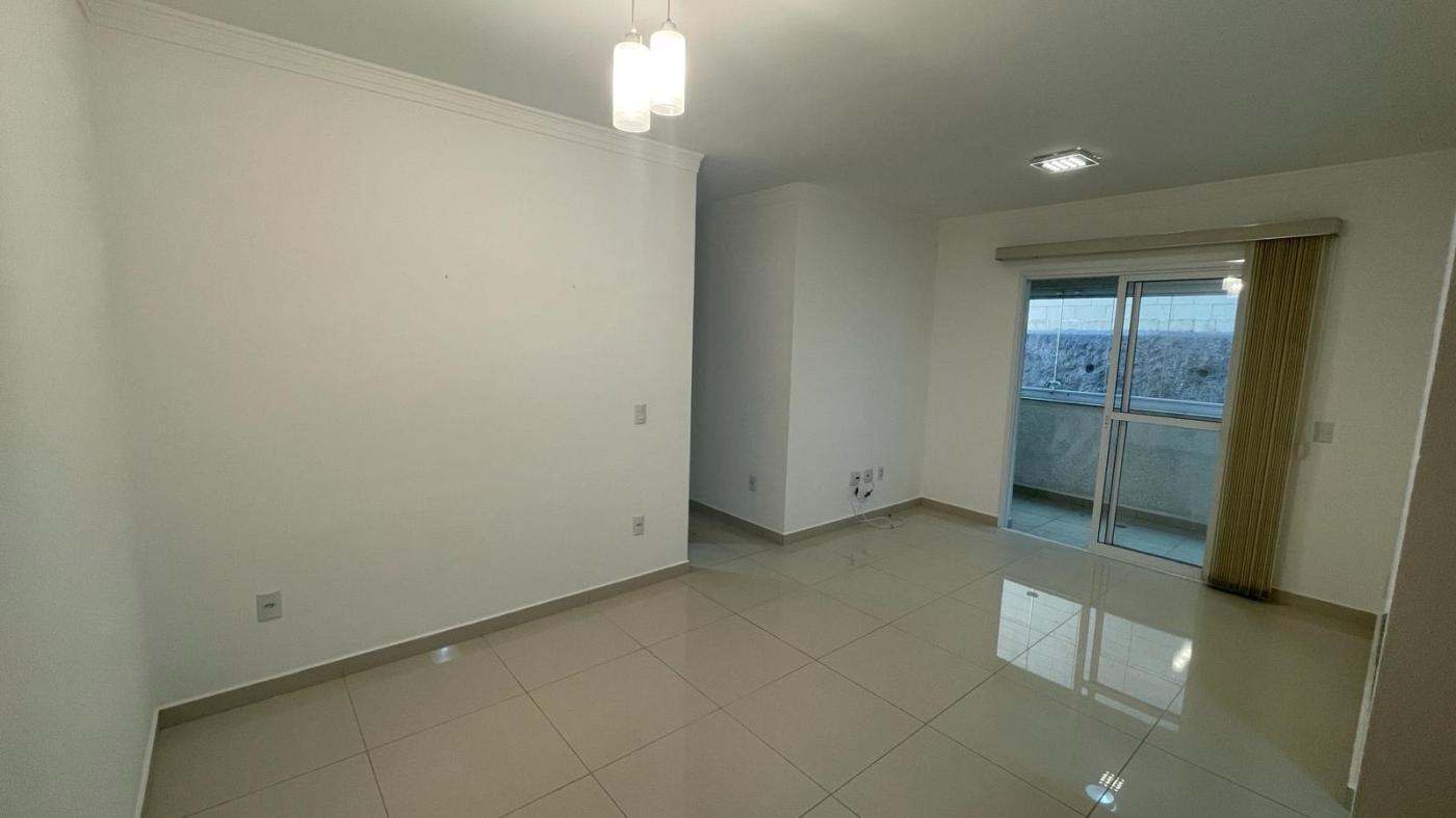 Apartamento à venda com 3 quartos, 77m² - Foto 1