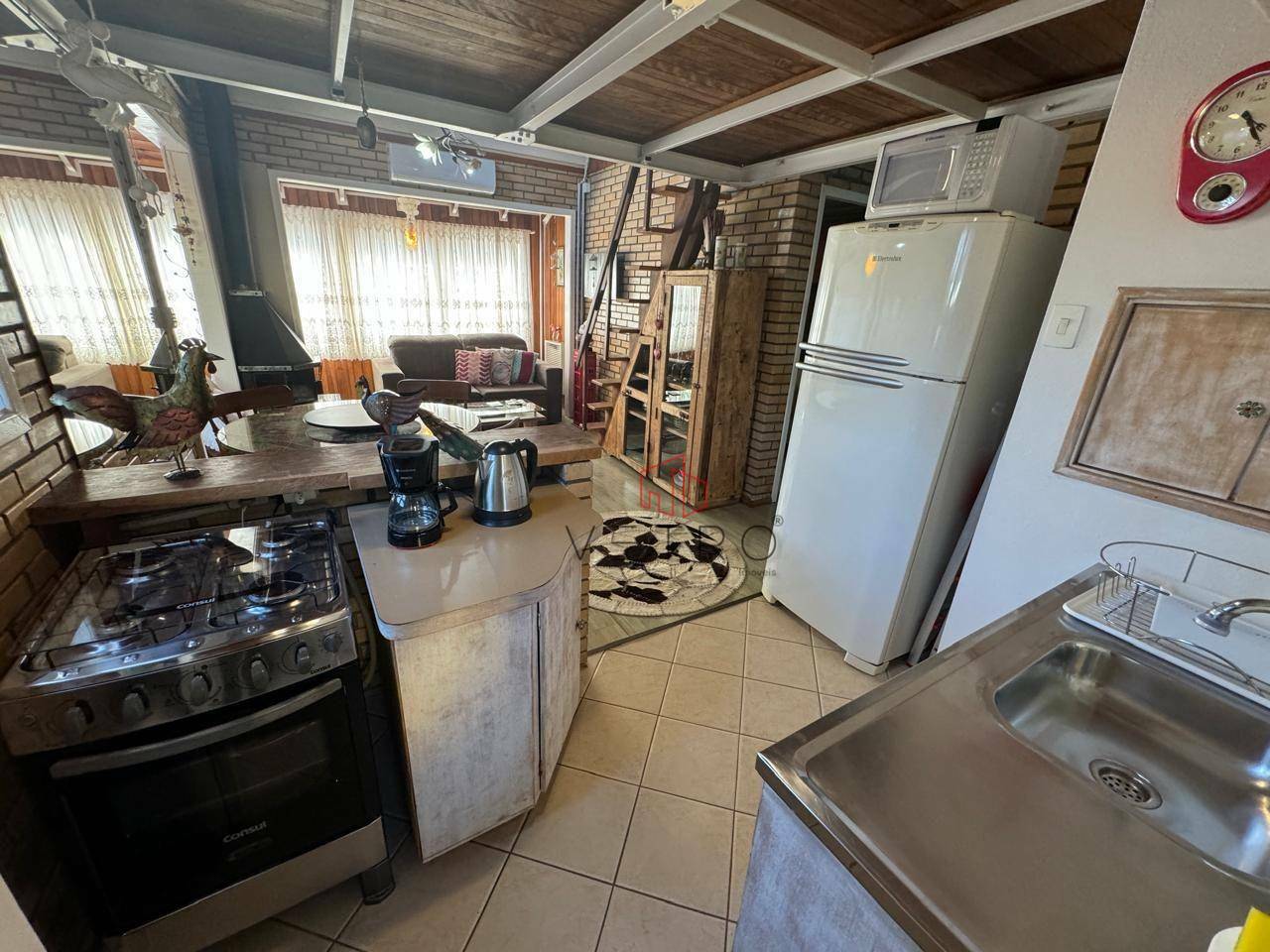 Casa à venda com 3 quartos, 65m² - Foto 6