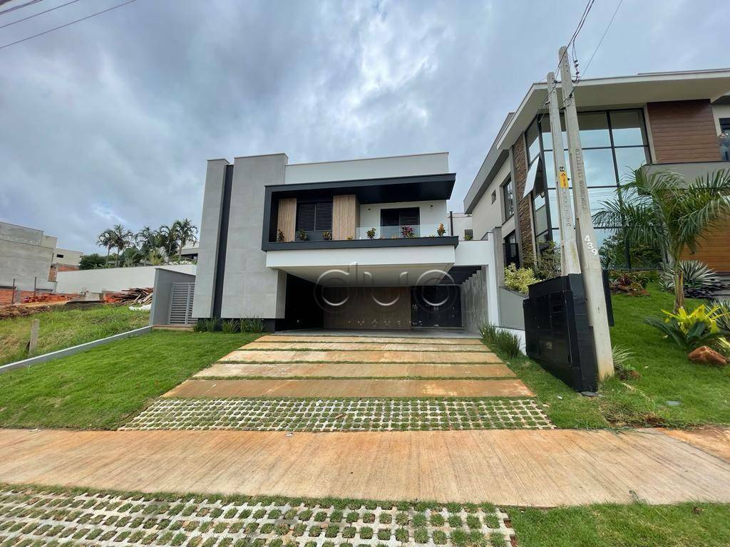 Casa de Condomínio à venda com 3 quartos, 226m² - Foto 2