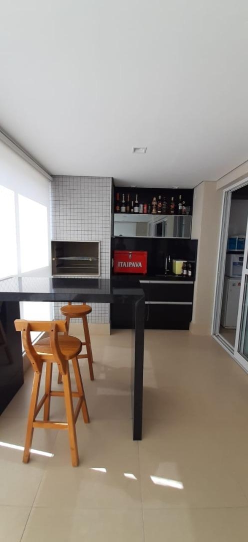 Apartamento à venda com 3 quartos, 145m² - Foto 2