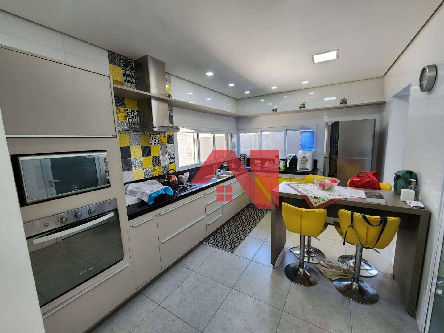 Sobrado à venda com 4 quartos, 240m² - Foto 17