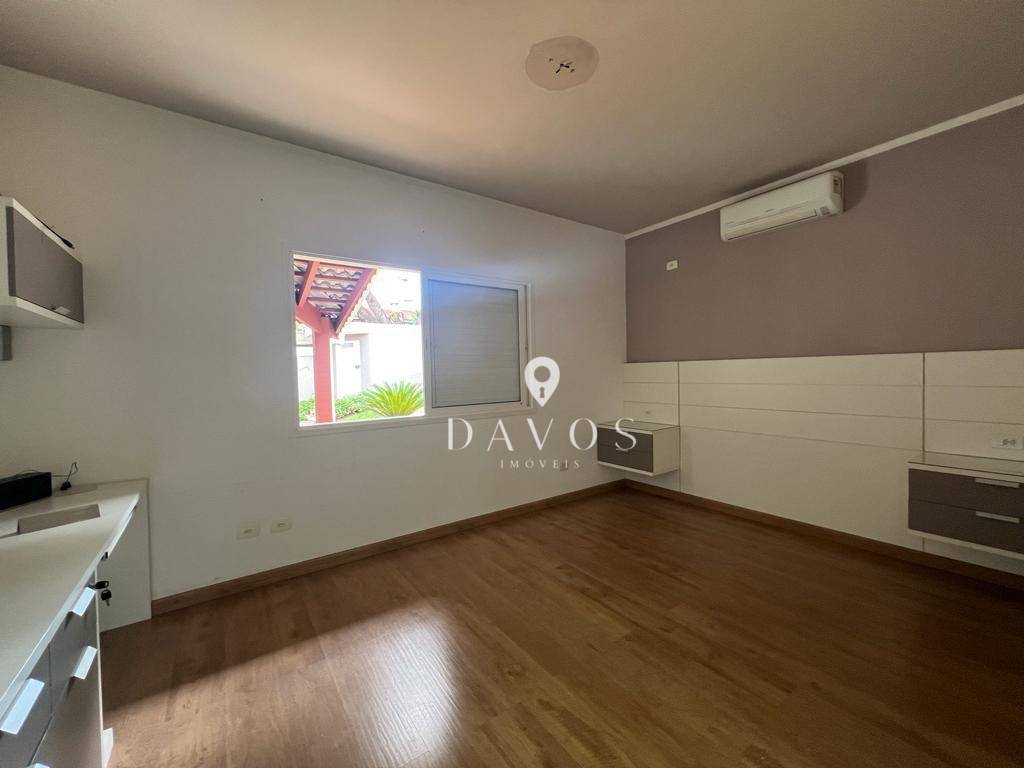 Casa à venda com 3 quartos, 320m² - Foto 11