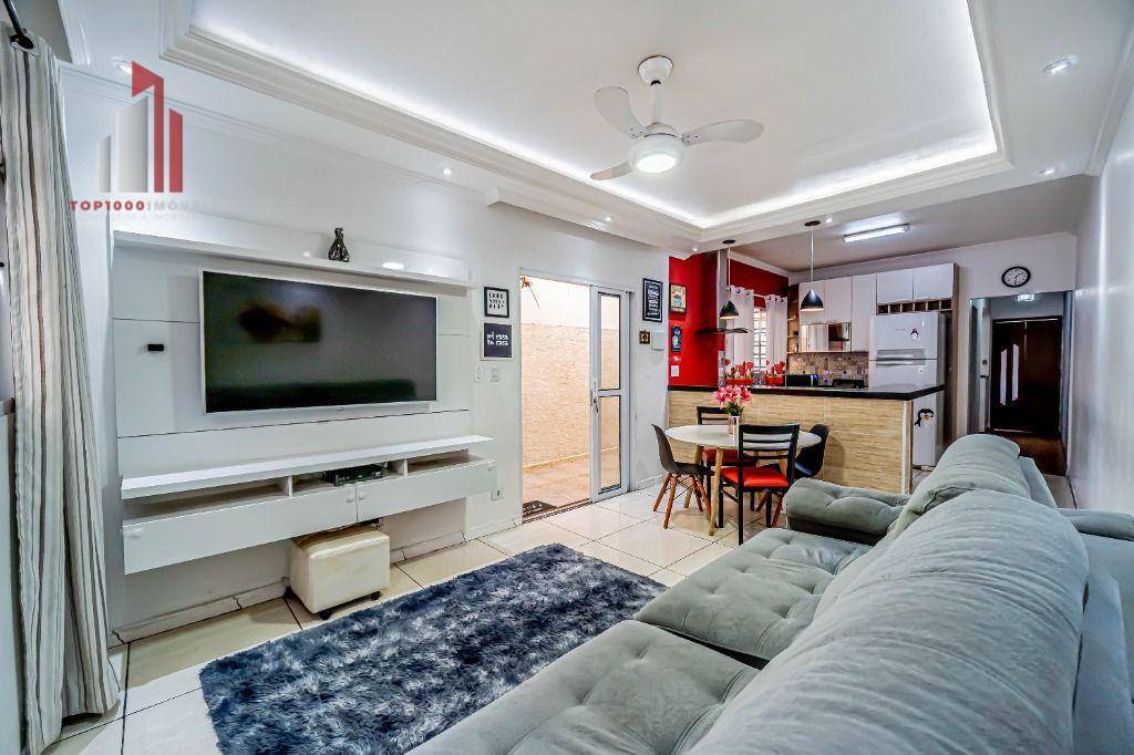 Casa à venda com 3 quartos, 130m² - Foto 1