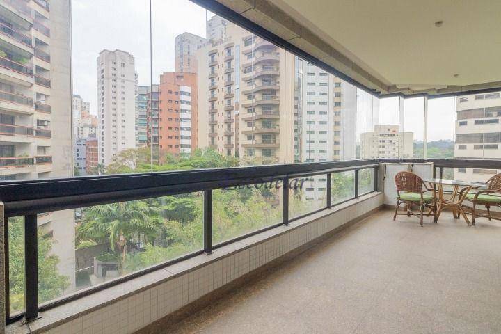 Apartamento para alugar com 4 quartos, 330m² - Foto 7