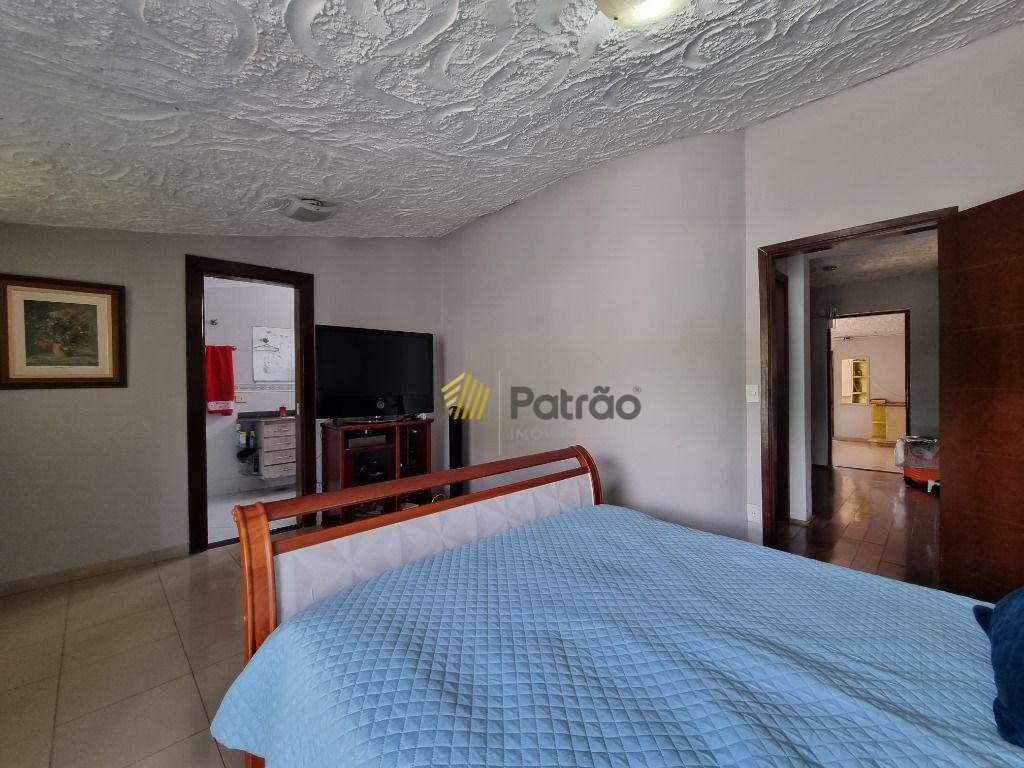 Sobrado à venda com 4 quartos, 388m² - Foto 35