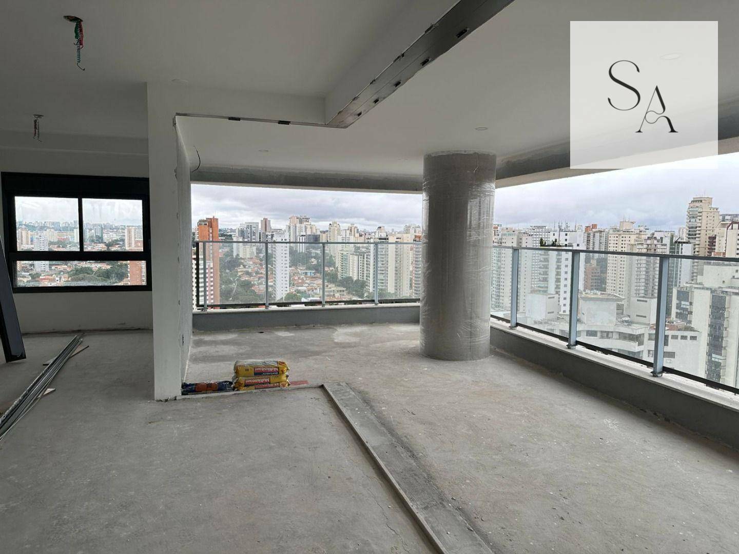 Apartamento à venda com 3 quartos, 211m² - Foto 4