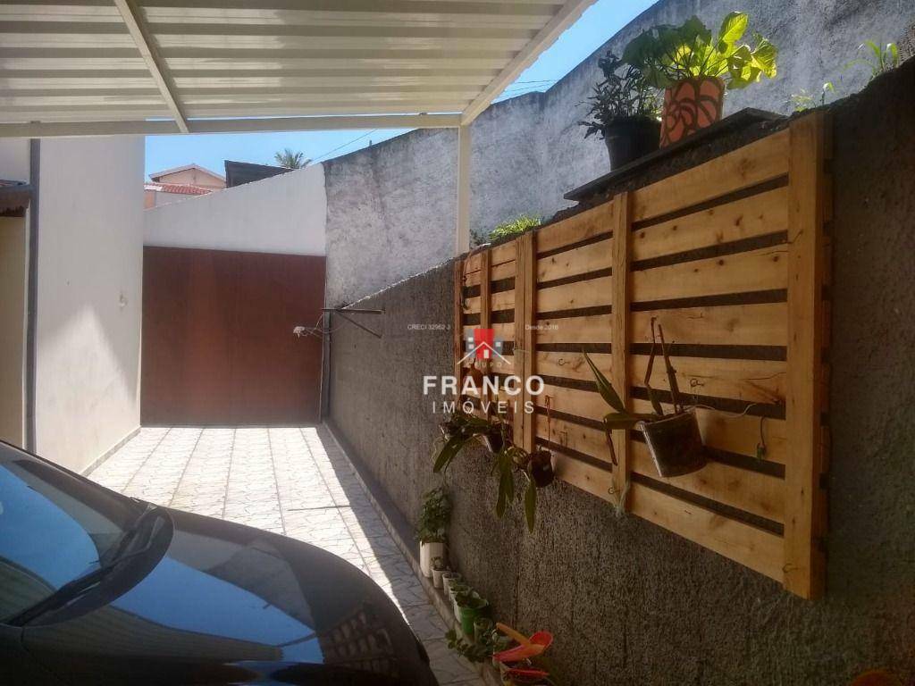 Casa à venda com 3 quartos, 226m² - Foto 19