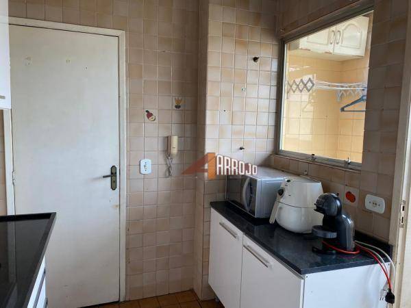 Apartamento à venda com 2 quartos, 60m² - Foto 19