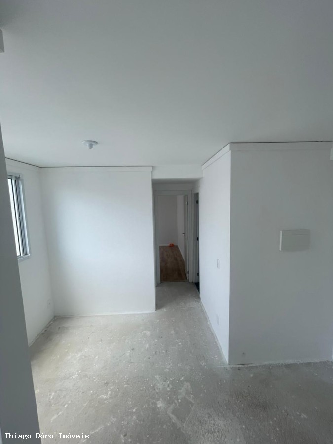 Apartamento à venda com 2 quartos, 37m² - Foto 8