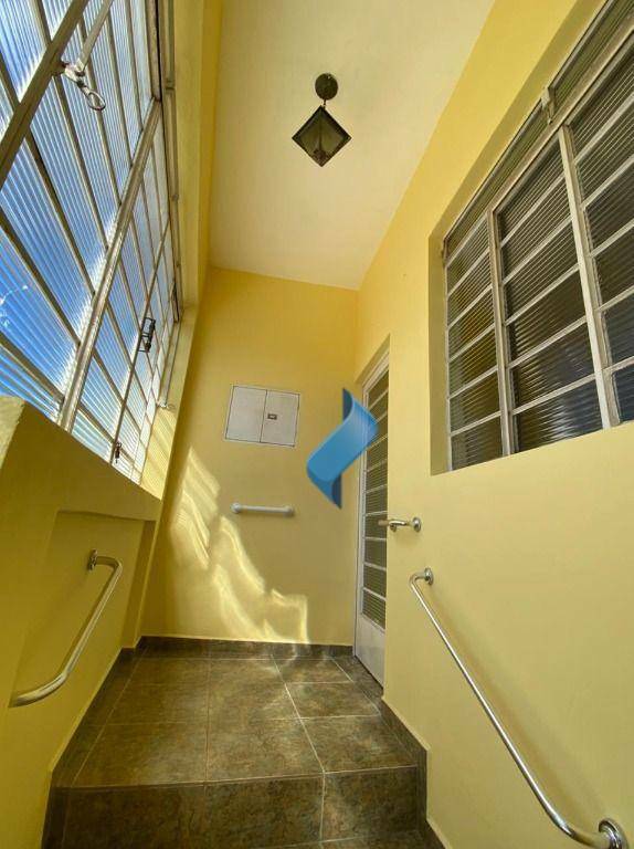 Casa à venda com 2 quartos, 150m² - Foto 2