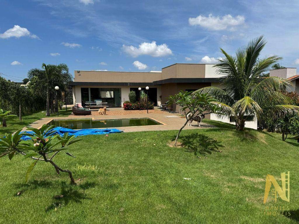 Casa de Condomínio à venda com 4 quartos, 450m² - Foto 1