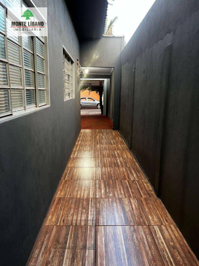Casa à venda com 2 quartos, 100m² - Foto 1
