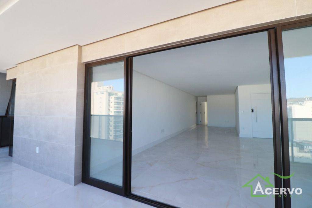 Apartamento à venda com 4 quartos, 190m² - Foto 8