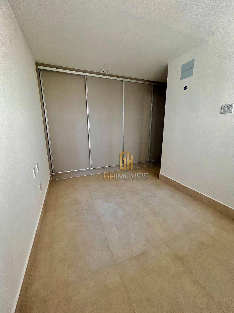 Apartamento à venda com 2 quartos, 68m² - Foto 4