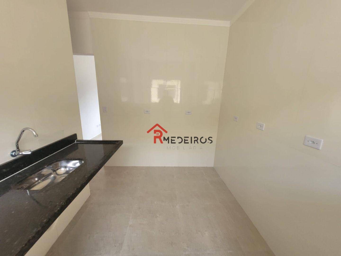 Casa à venda com 2 quartos, 46m² - Foto 4