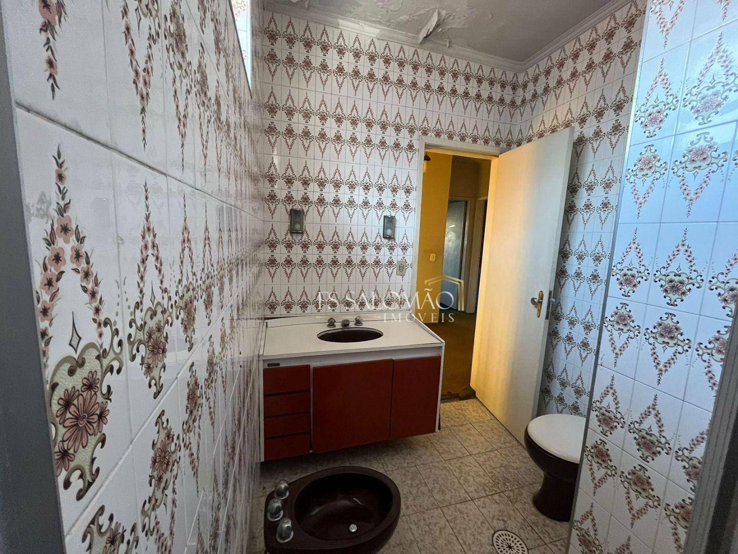 Casa à venda com 3 quartos, 244m² - Foto 7