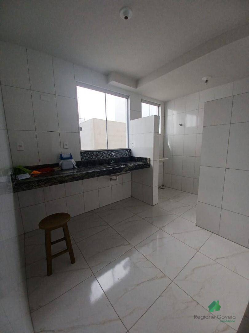 Apartamento à venda com 2 quartos, 70m² - Foto 3