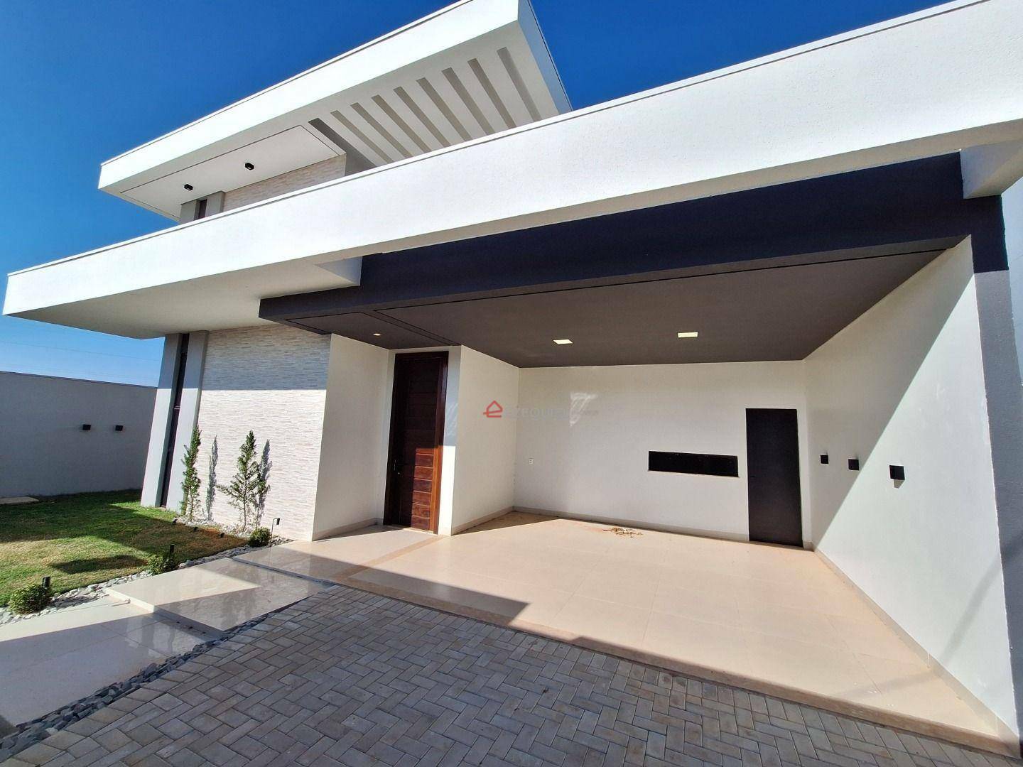 Casa à venda com 3 quartos, 218m² - Foto 2