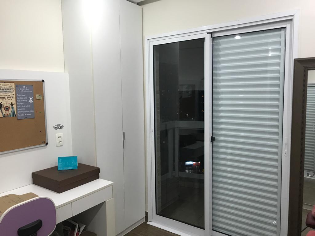 Apartamento à venda com 3 quartos, 162m² - Foto 2