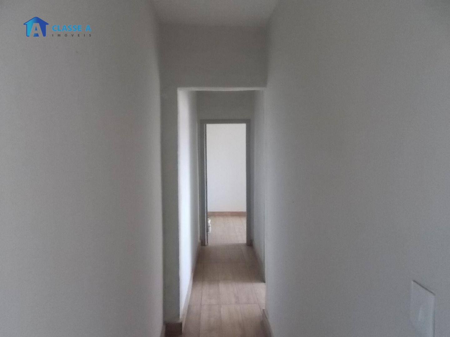 Casa à venda com 4 quartos, 200m² - Foto 13