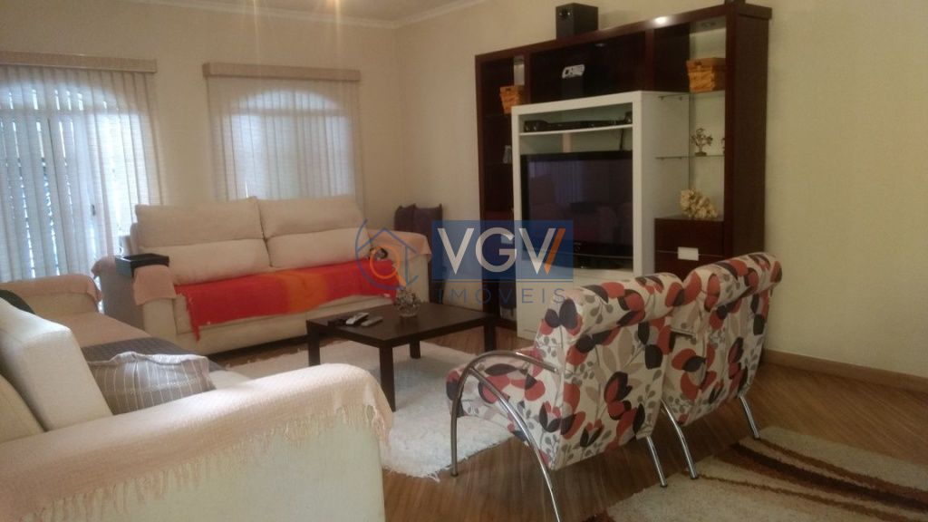 Casa à venda com 3 quartos, 290m² - Foto 4