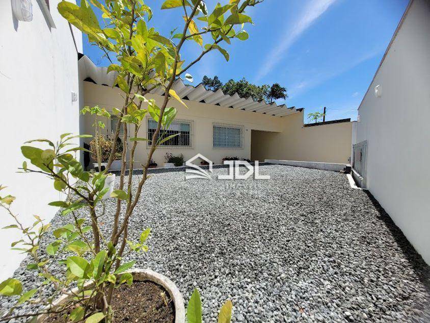 Casa à venda com 2 quartos, 158m² - Foto 2