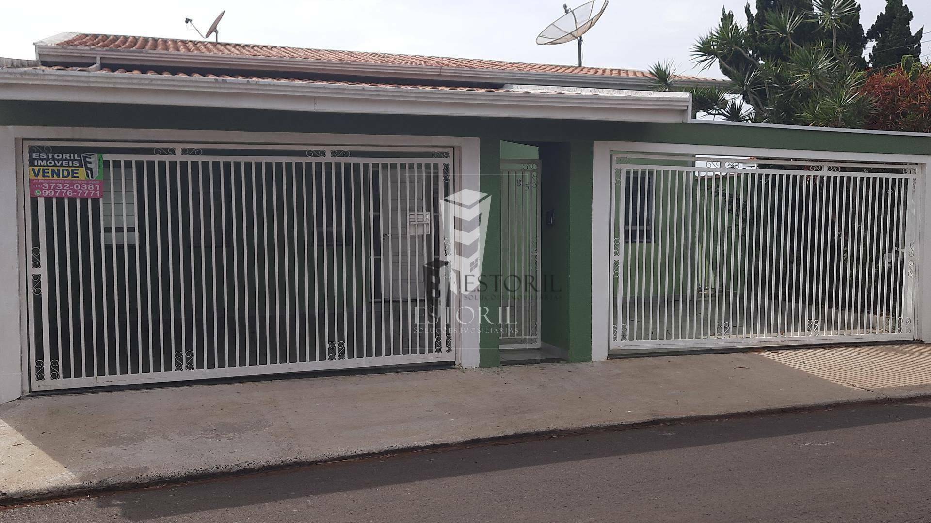 Casa à venda com 5 quartos, 300m² - Foto 1