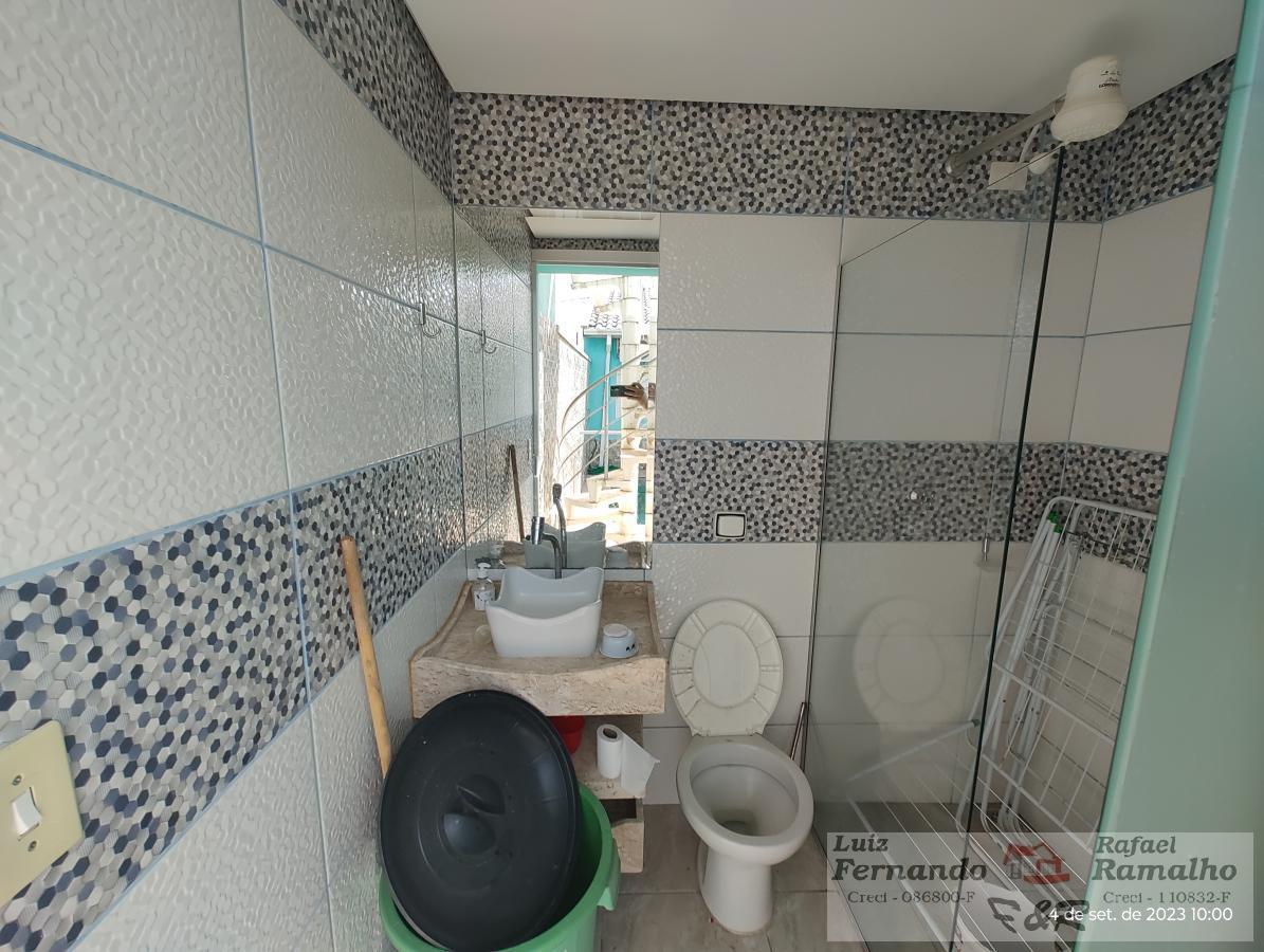 Casa à venda com 6 quartos, 250m² - Foto 17