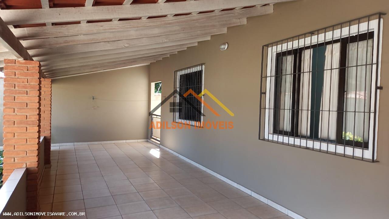 Casa à venda com 3 quartos, 420m² - Foto 2