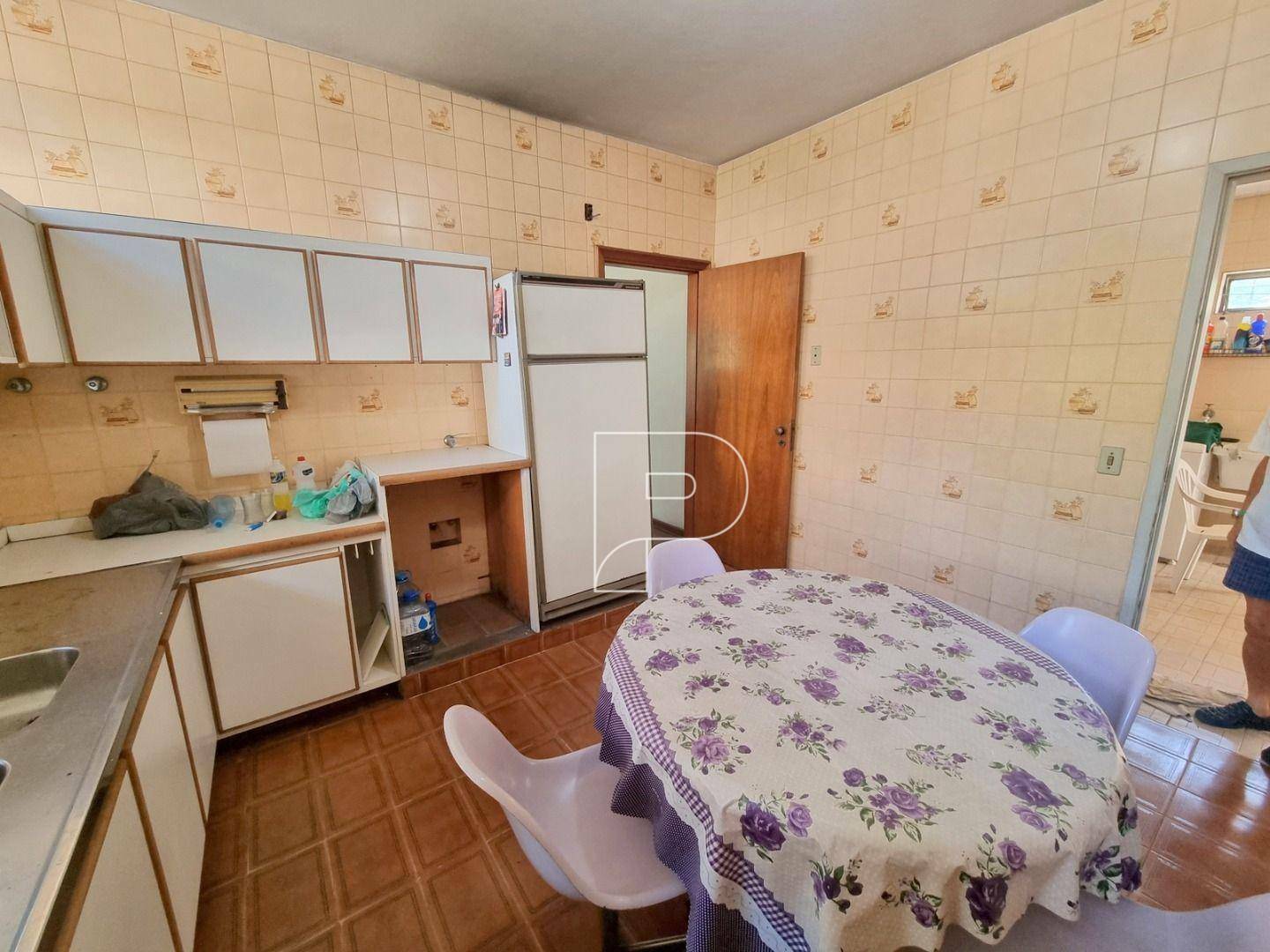 Casa à venda com 3 quartos, 214m² - Foto 10