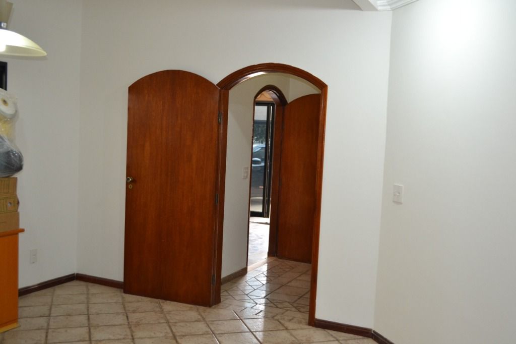 Casa para alugar com 3 quartos, 380m² - Foto 27