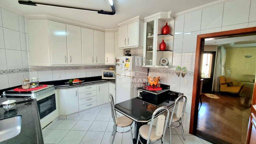 Casa à venda com 3 quartos, 205m² - Foto 12