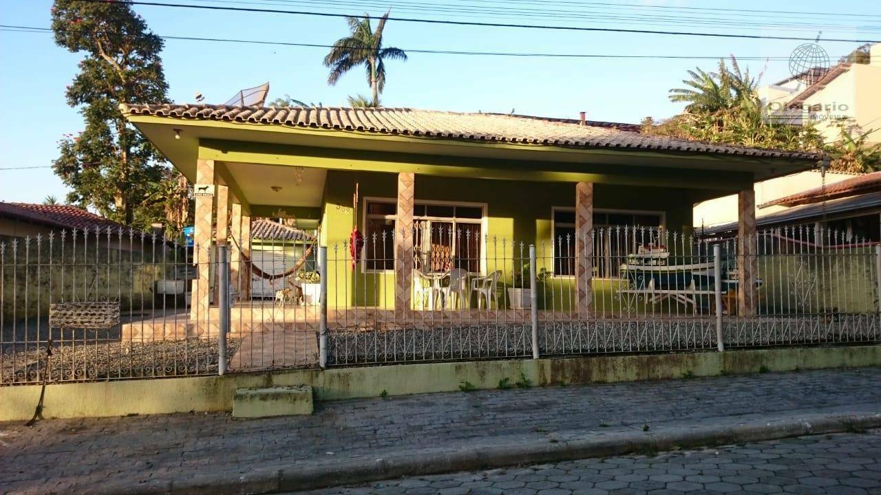 Casa à venda com 3 quartos, 150m² - Foto 1