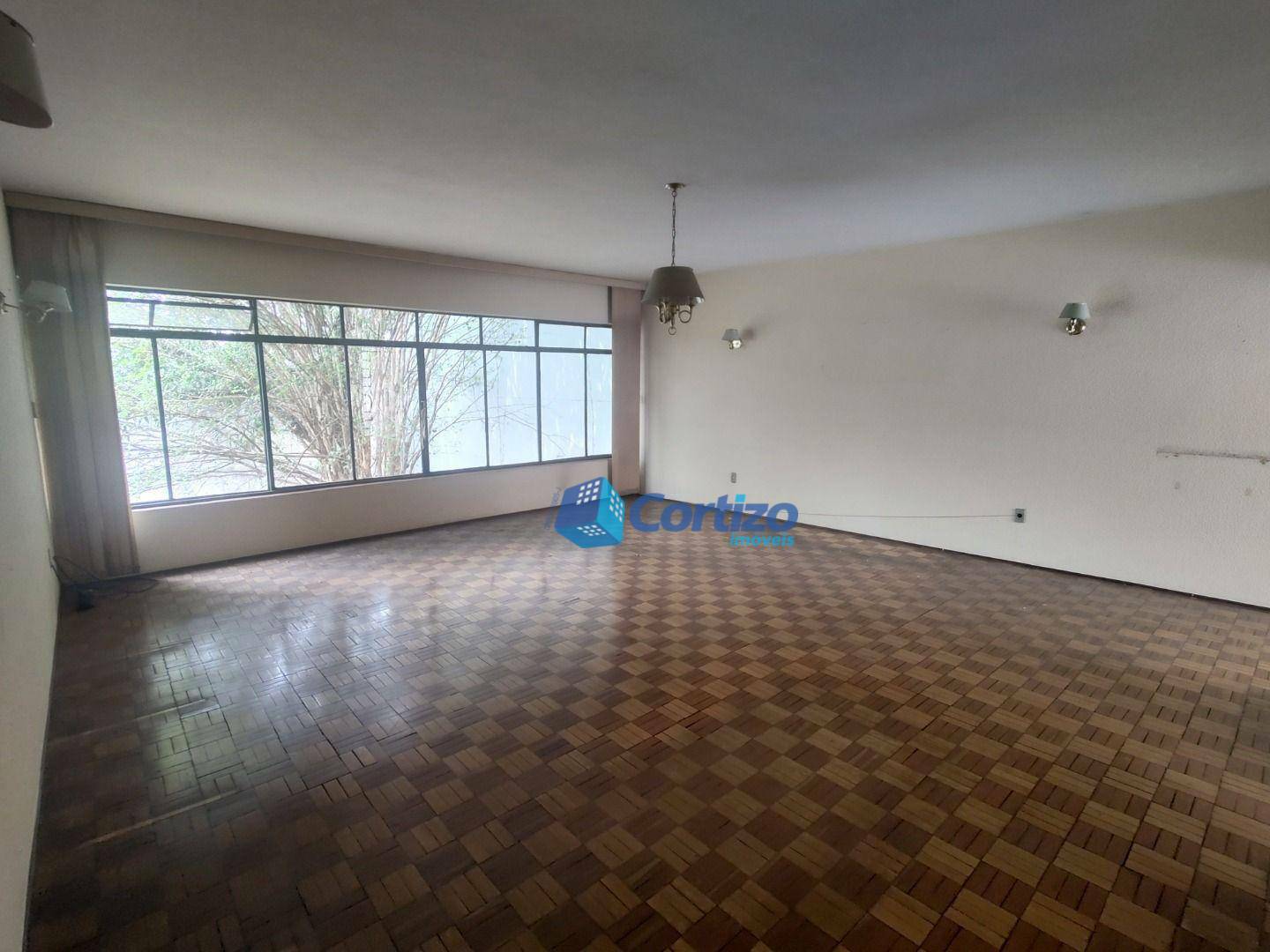 Casa à venda com 2 quartos, 225m² - Foto 3