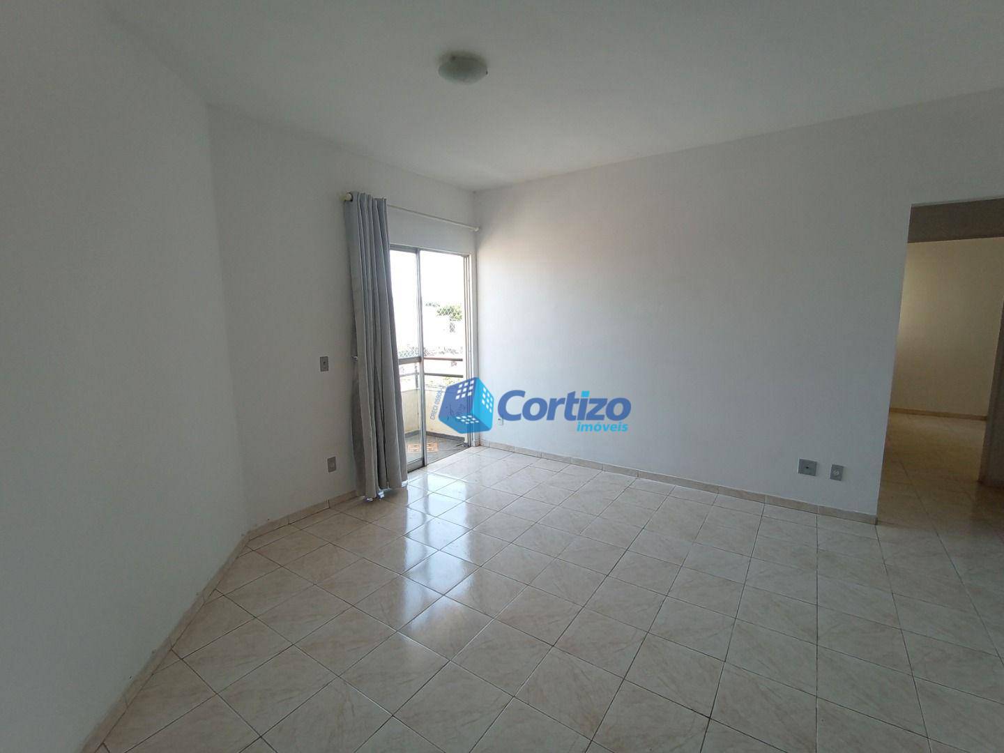 Apartamento para alugar com 2 quartos, 65m² - Foto 6