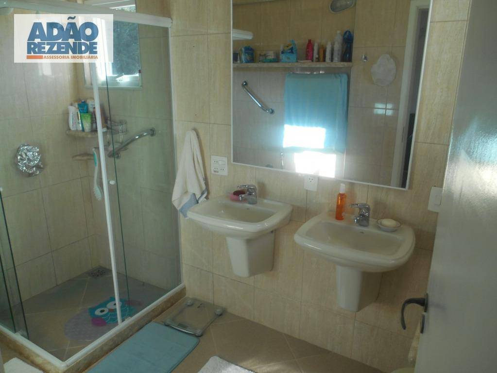 Casa de Condomínio à venda com 4 quartos, 400m² - Foto 14