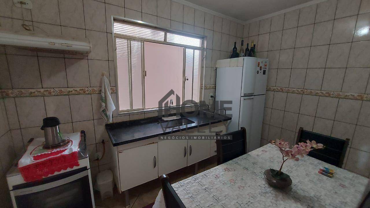 Casa à venda com 3 quartos, 70m² - Foto 24