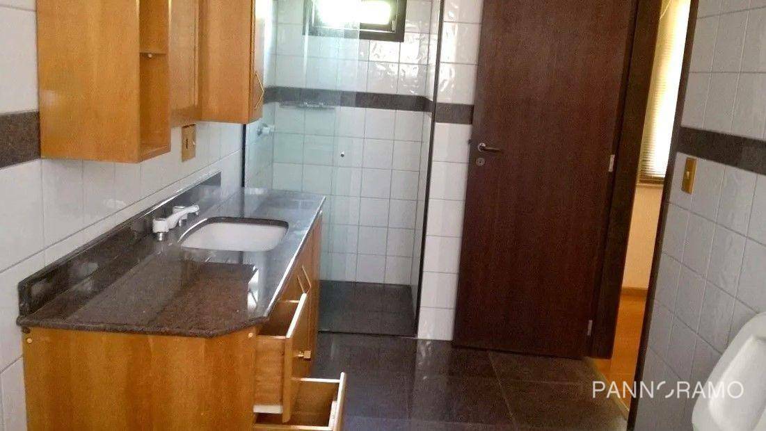 Casa para alugar com 3 quartos, 226m² - Foto 8