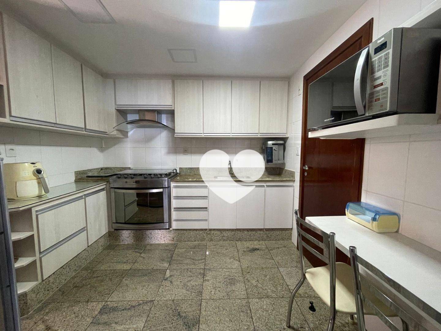 Apartamento à venda com 3 quartos, 133m² - Foto 22