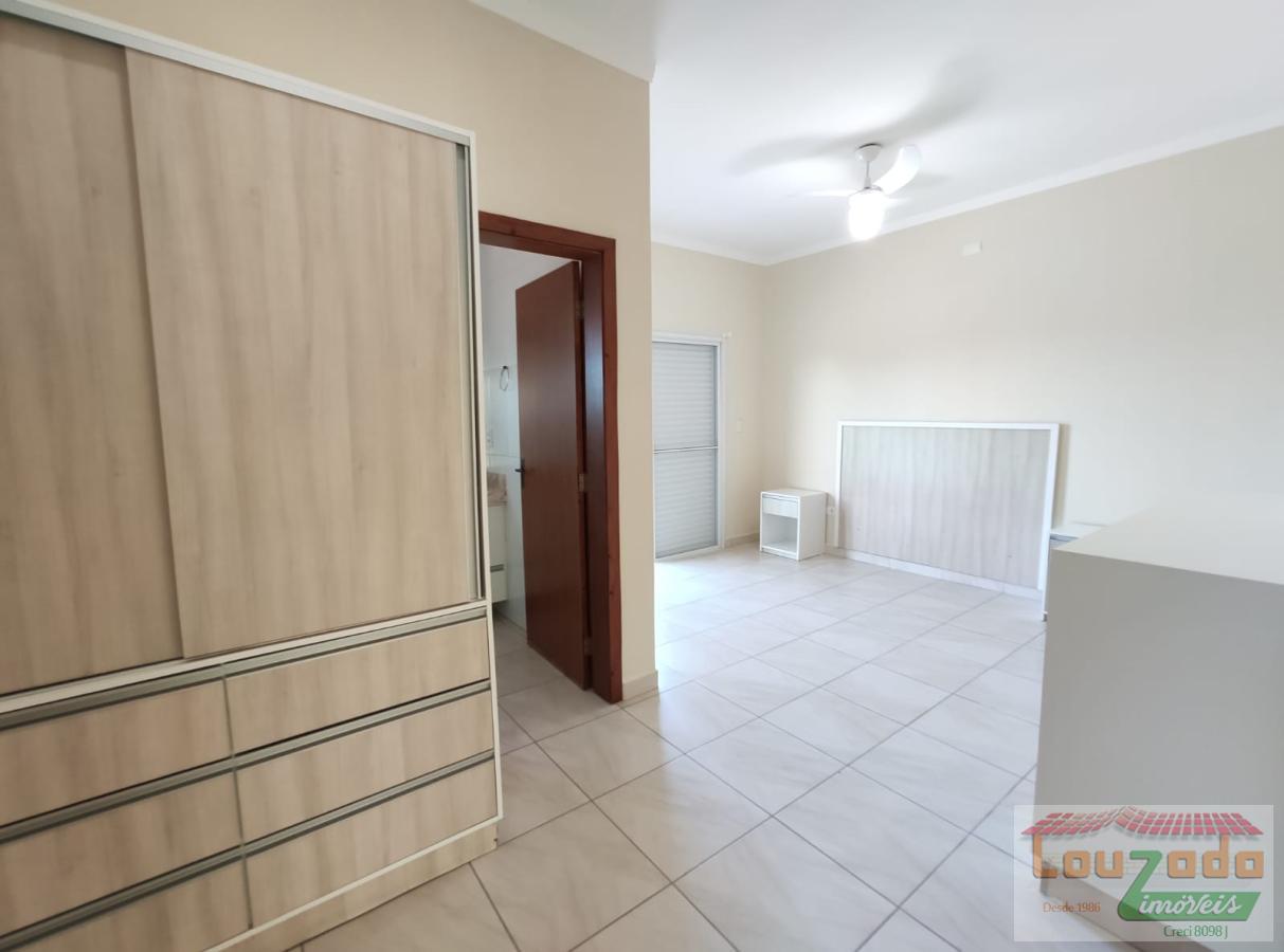 Sobrado à venda com 3 quartos, 329m² - Foto 11