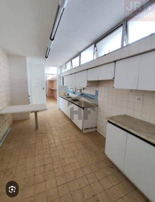 Apartamento à venda com 3 quartos, 180m² - Foto 9