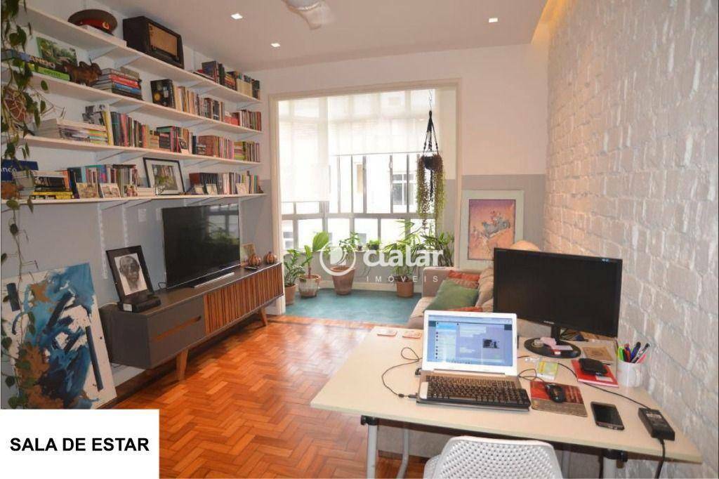 Apartamento à venda com 2 quartos, 70m² - Foto 2