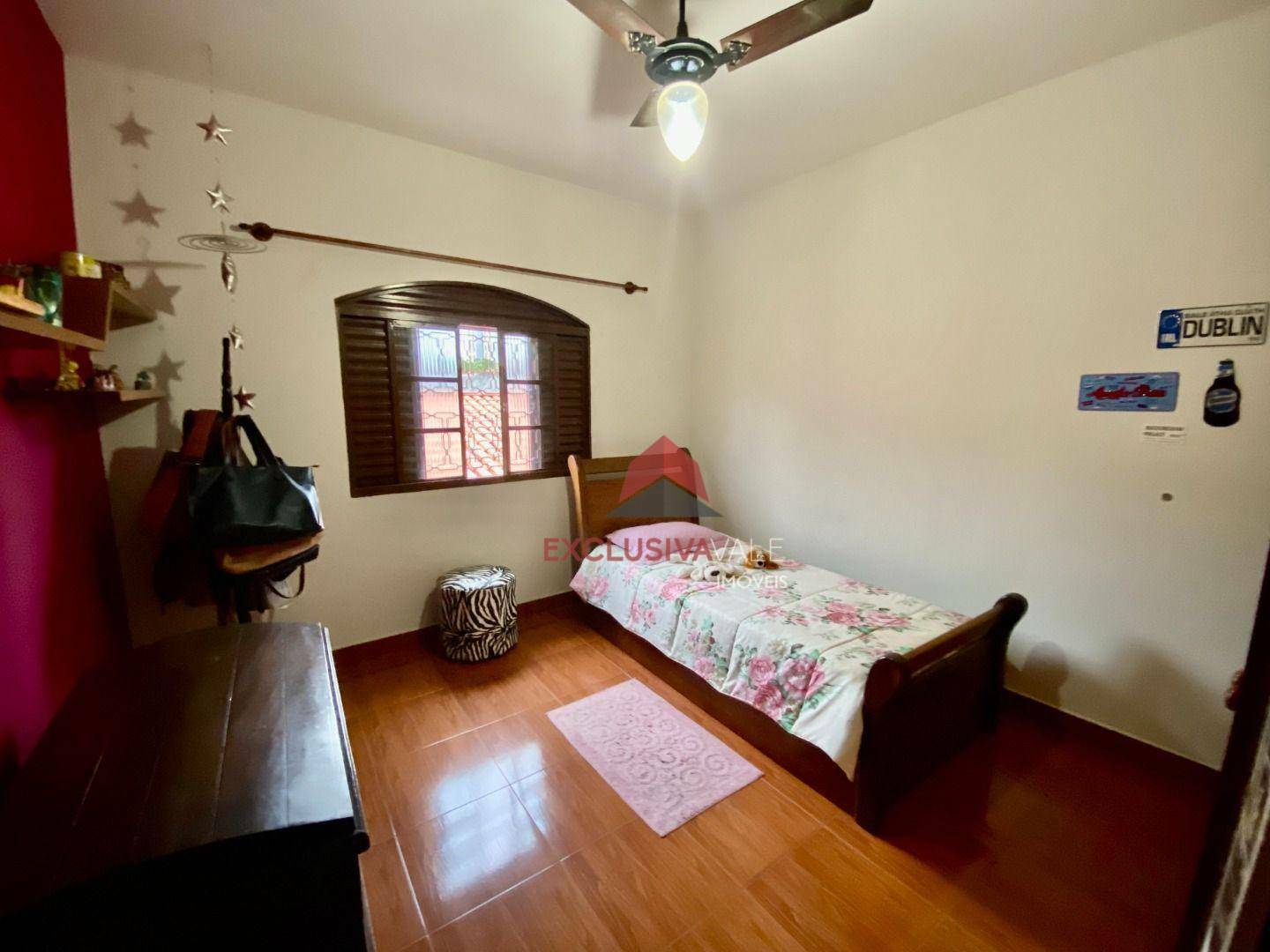 Casa à venda com 4 quartos, 326m² - Foto 11