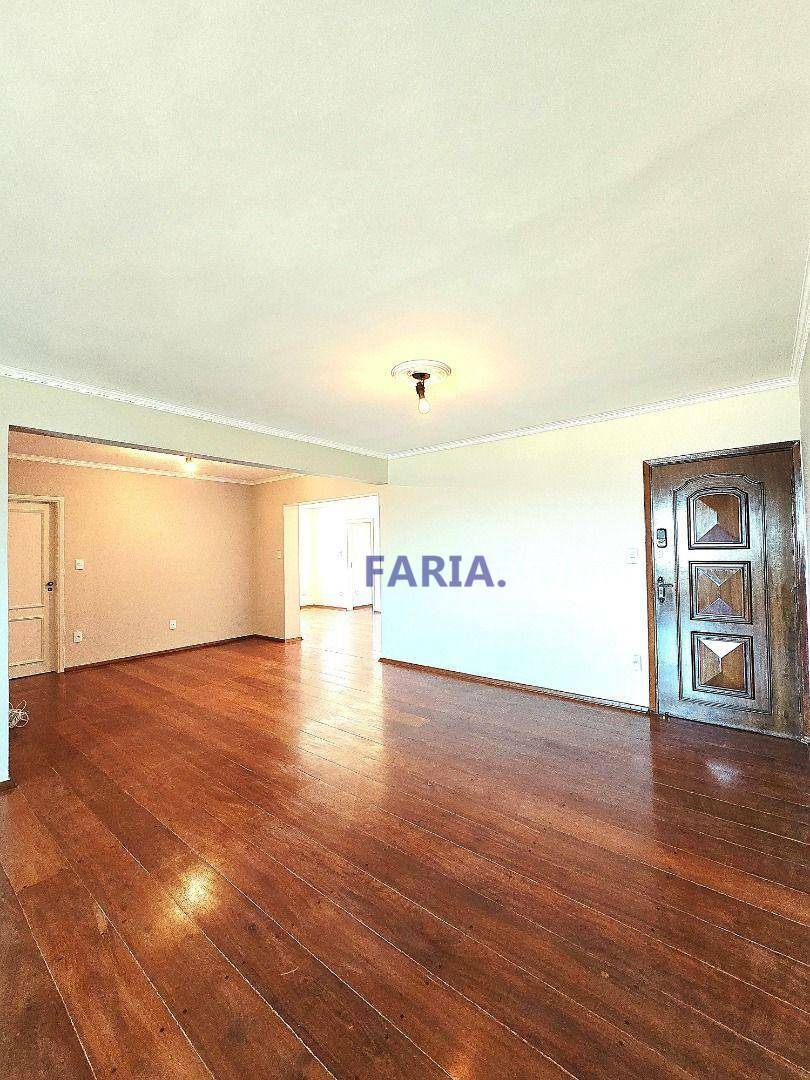 Apartamento à venda com 5 quartos, 211m² - Foto 6