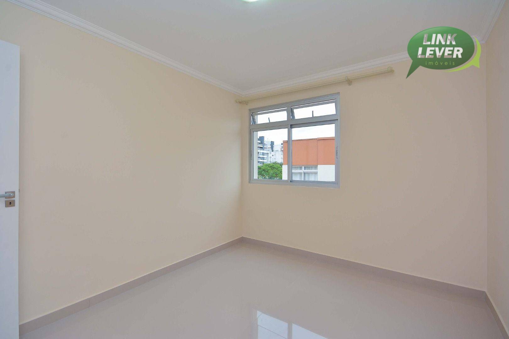 Apartamento para alugar com 3 quartos, 95m² - Foto 14