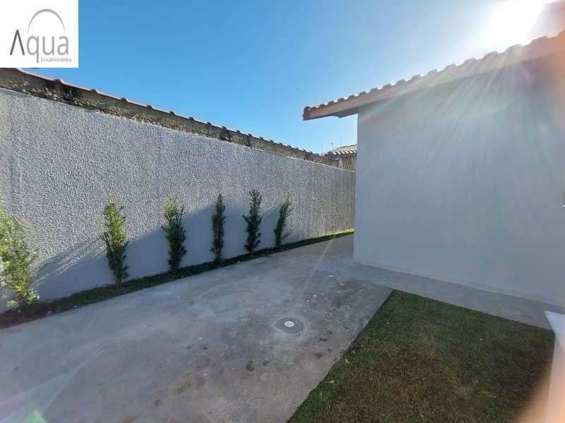 Casa à venda com 2 quartos, 60m² - Foto 13