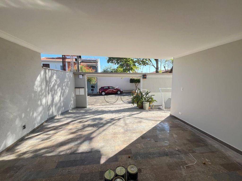 Casa à venda com 4 quartos, 200m² - Foto 3