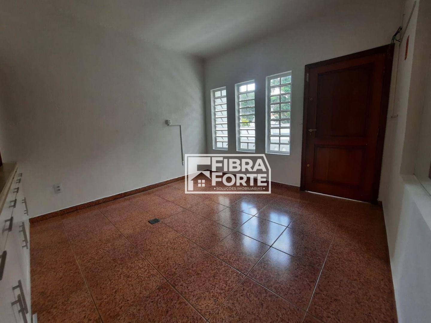 Casa para alugar com 5 quartos, 420m² - Foto 25