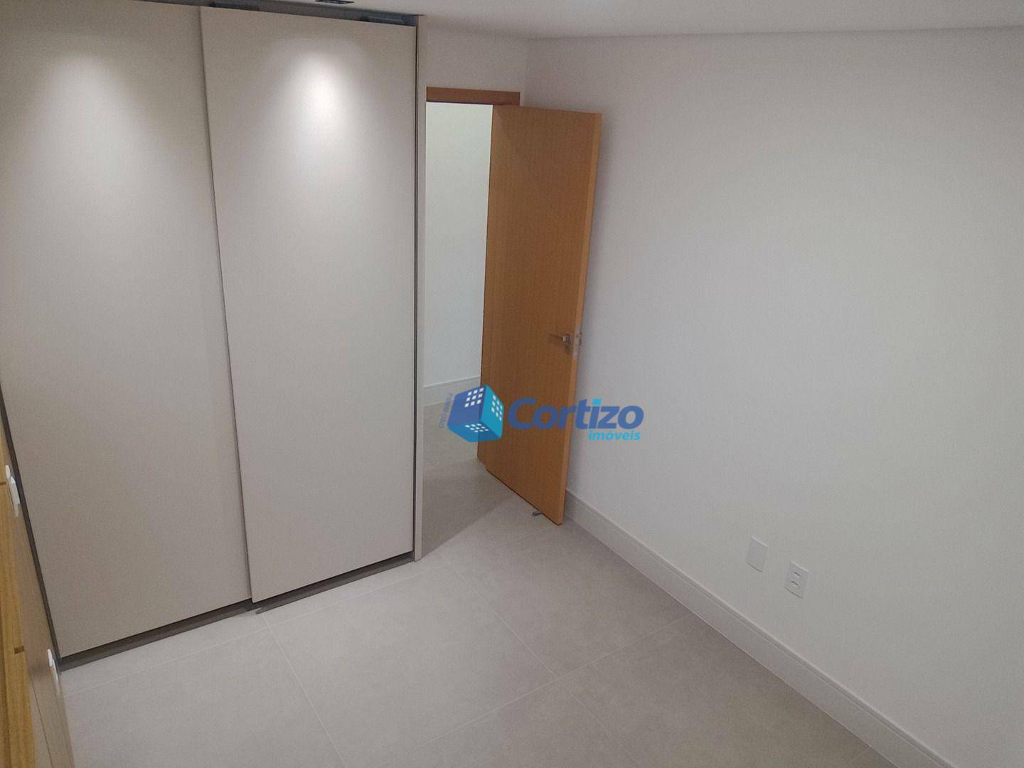 Apartamento para alugar com 3 quartos, 98m² - Foto 19