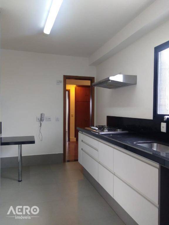 Apartamento para alugar com 3 quartos, 100m² - Foto 8